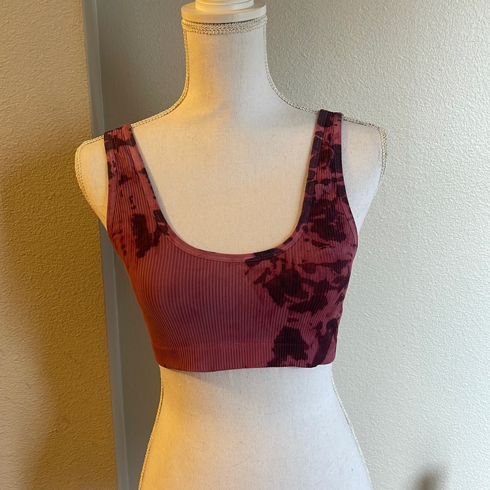3/$30 🩵🩵Tie dye burgundy bralette-crop top #81